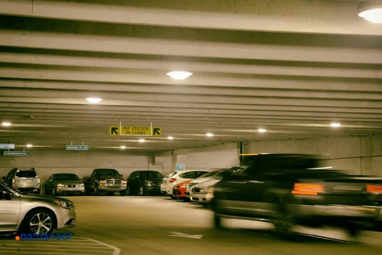 تفاوت چراغ‌های سنسوردار و معمولی در پارکینگ